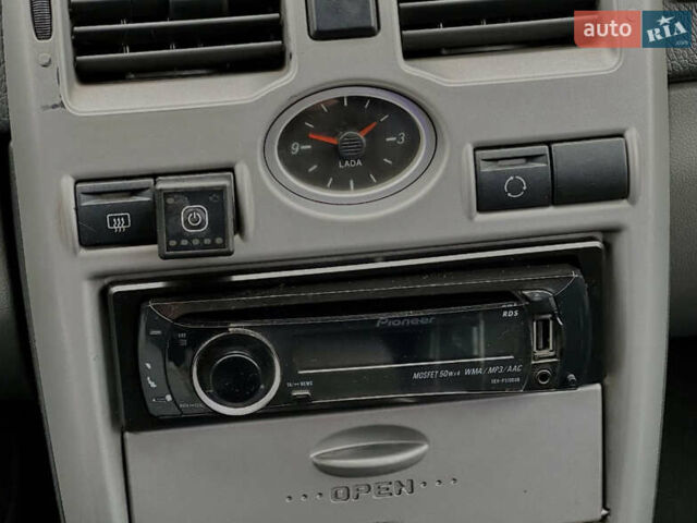 Белый ВАЗ 2171 Priora, объемом двигателя 1.6 л и пробегом 280 тыс. км за 2200 $, фото 12 на Automoto.ua