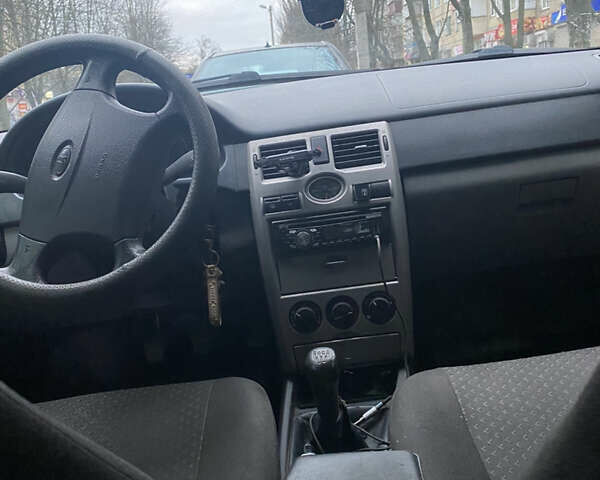 Белый ВАЗ 2171 Priora, объемом двигателя 1.6 л и пробегом 155 тыс. км за 3500 $, фото 13 на Automoto.ua