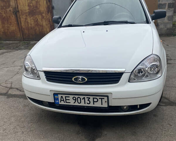 Белый ВАЗ 2171 Priora, объемом двигателя 1.6 л и пробегом 155 тыс. км за 3500 $, фото 1 на Automoto.ua