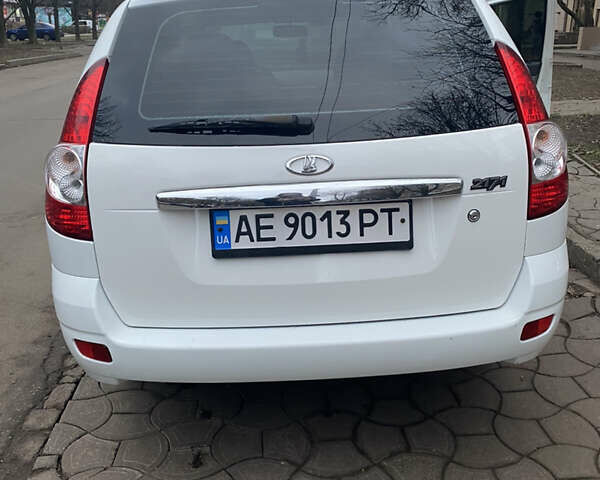Белый ВАЗ 2171 Priora, объемом двигателя 1.6 л и пробегом 155 тыс. км за 3500 $, фото 11 на Automoto.ua