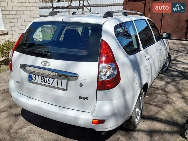 Белый ВАЗ 2171 Priora, объемом двигателя 1.6 л и пробегом 304 тыс. км за 3600 $, фото 5 на Automoto.ua