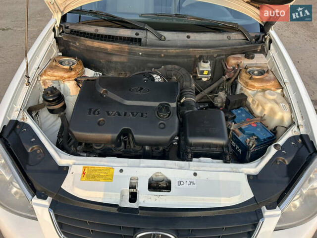 Белый ВАЗ 2171 Priora, объемом двигателя 1.6 л и пробегом 200 тыс. км за 2800 $, фото 19 на Automoto.ua