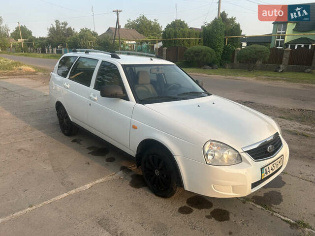 Белый ВАЗ 2171 Priora, объемом двигателя 1.6 л и пробегом 200 тыс. км за 2800 $, фото 2 на Automoto.ua