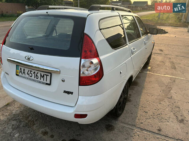 Белый ВАЗ 2171 Priora, объемом двигателя 1.6 л и пробегом 200 тыс. км за 2800 $, фото 5 на Automoto.ua