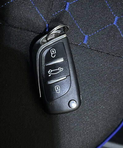 Черный ВАЗ 2171 Priora, объемом двигателя 1.6 л и пробегом 135 тыс. км за 3000 $, фото 9 на Automoto.ua