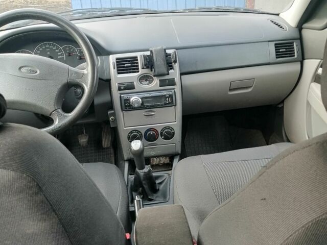 Чорний ВАЗ 2171 Priora, об'ємом двигуна 1.6 л та пробігом 137 тис. км за 2831 $, фото 3 на Automoto.ua