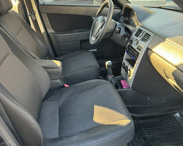 Чорний ВАЗ 2171 Priora, об'ємом двигуна 1.6 л та пробігом 300 тис. км за 2000 $, фото 10 на Automoto.ua