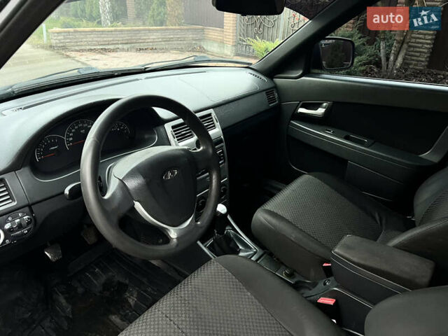 Черный ВАЗ 2171 Priora, объемом двигателя 1.6 л и пробегом 150 тыс. км за 2650 $, фото 6 на Automoto.ua