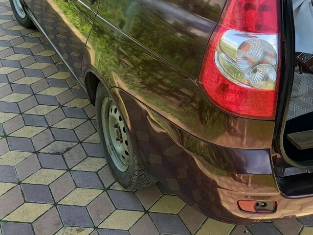 Красный ВАЗ 2171 Priora, объемом двигателя 1.6 л и пробегом 191 тыс. км за 1900 $, фото 12 на Automoto.ua