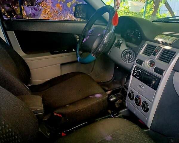 Красный ВАЗ 2171 Priora, объемом двигателя 1.6 л и пробегом 135 тыс. км за 3500 $, фото 8 на Automoto.ua
