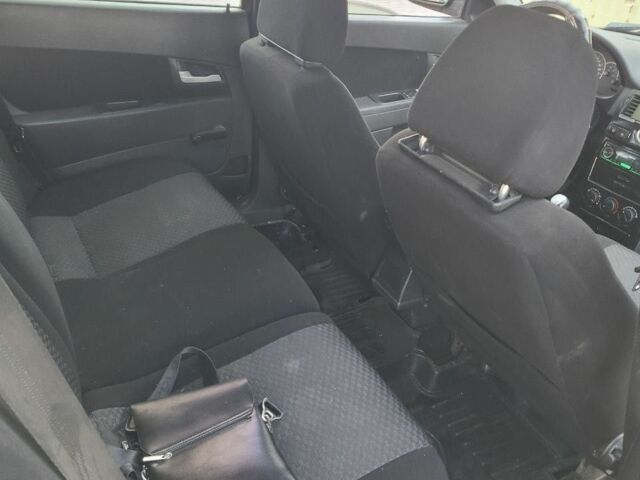 Красный ВАЗ 2171 Priora, объемом двигателя 1.6 л и пробегом 286 тыс. км за 2300 $, фото 6 на Automoto.ua