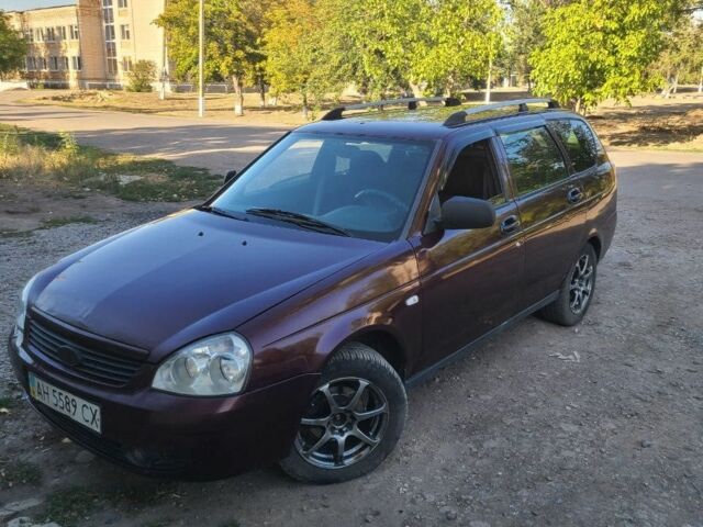 Красный ВАЗ 2171 Priora, объемом двигателя 1.6 л и пробегом 286 тыс. км за 2300 $, фото 1 на Automoto.ua