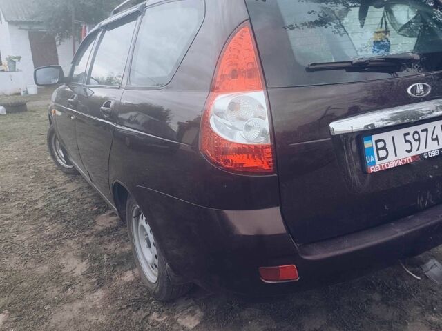 Красный ВАЗ 2171 Priora, объемом двигателя 1.6 л и пробегом 166 тыс. км за 4000 $, фото 1 на Automoto.ua