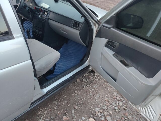 Серый ВАЗ 2171 Priora, объемом двигателя 1.6 л и пробегом 196 тыс. км за 2500 $, фото 7 на Automoto.ua