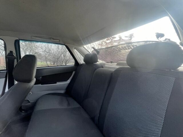 Сірий ВАЗ 2171 Priora, об'ємом двигуна 1.6 л та пробігом 230 тис. км за 2700 $, фото 13 на Automoto.ua