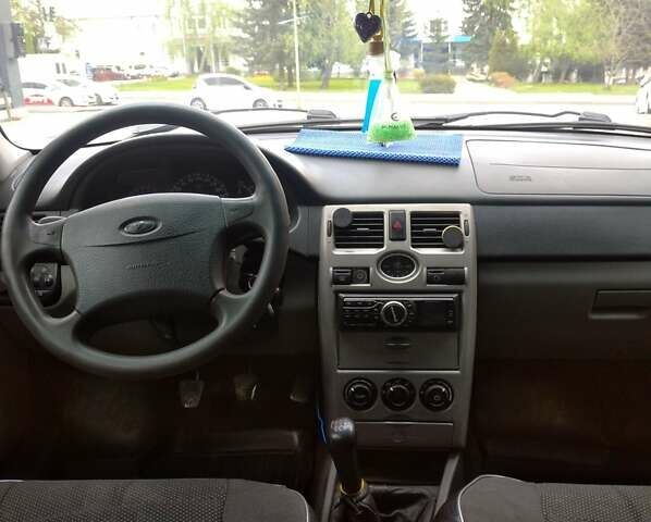 Серый ВАЗ 2171 Priora, объемом двигателя 1.6 л и пробегом 159 тыс. км за 2500 $, фото 4 на Automoto.ua