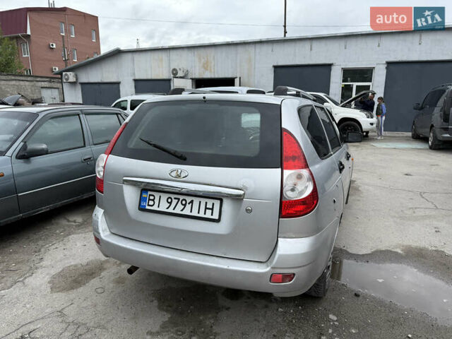 Серый ВАЗ 2171 Priora, объемом двигателя 1.6 л и пробегом 212 тыс. км за 2500 $, фото 2 на Automoto.ua