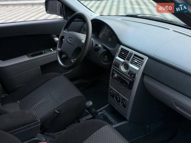 Серый ВАЗ 2171 Priora, объемом двигателя 1.6 л и пробегом 127 тыс. км за 3300 $, фото 3 на Automoto.ua