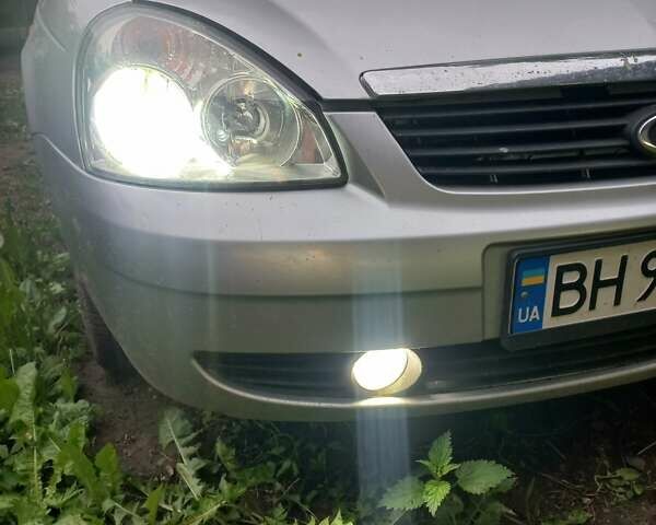 Серый ВАЗ 2171 Priora, объемом двигателя 1.6 л и пробегом 161 тыс. км за 3200 $, фото 7 на Automoto.ua