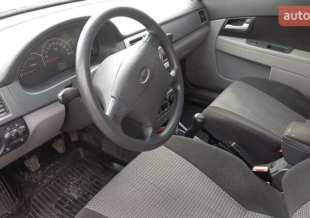 Серый ВАЗ 2171 Priora, объемом двигателя 1.6 л и пробегом 131 тыс. км за 2900 $, фото 6 на Automoto.ua