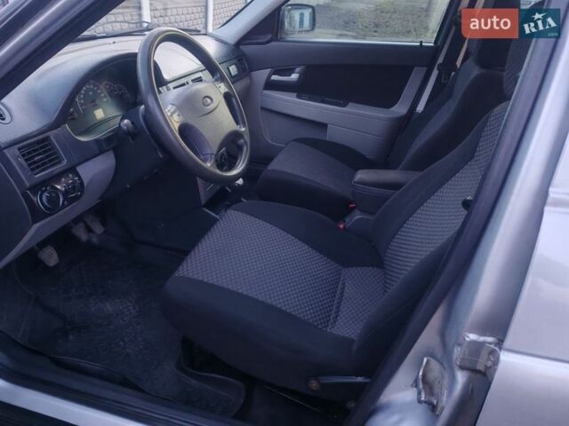 Серый ВАЗ 2171 Priora, объемом двигателя 1.6 л и пробегом 200 тыс. км за 3200 $, фото 16 на Automoto.ua