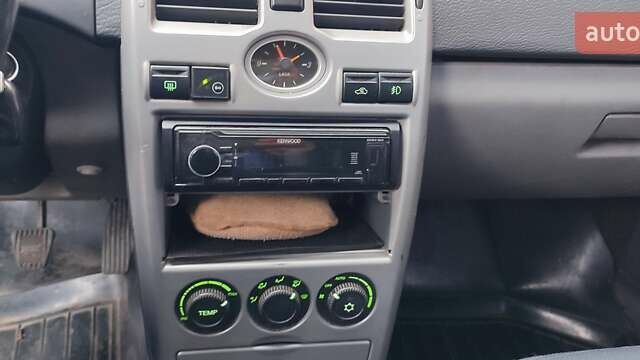 Серый ВАЗ 2171 Priora, объемом двигателя 1.6 л и пробегом 343 тыс. км за 2300 $, фото 11 на Automoto.ua