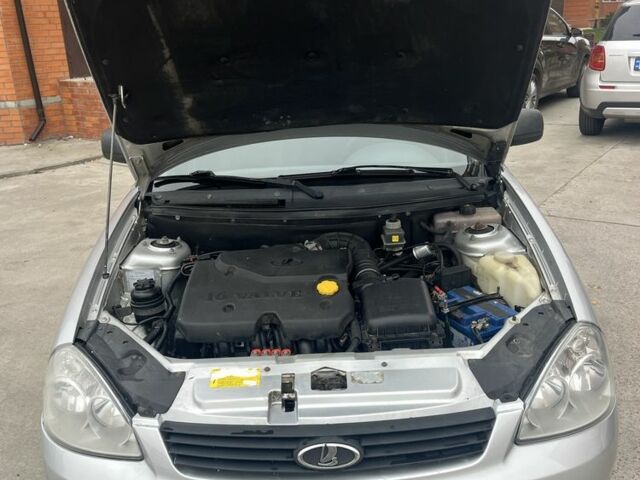 Серый ВАЗ 2171 Priora, объемом двигателя 1.6 л и пробегом 180 тыс. км за 2400 $, фото 6 на Automoto.ua