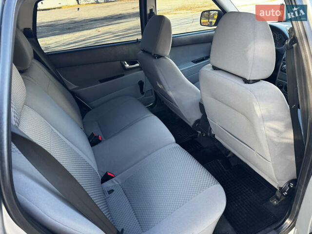 Серый ВАЗ 2171 Priora, объемом двигателя 1.6 л и пробегом 76 тыс. км за 3700 $, фото 11 на Automoto.ua