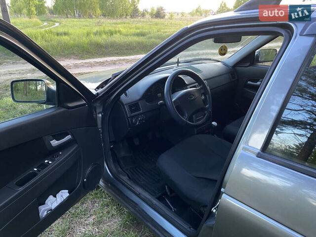 Серый ВАЗ 2171 Priora, объемом двигателя 1.6 л и пробегом 247 тыс. км за 2500 $, фото 5 на Automoto.ua
