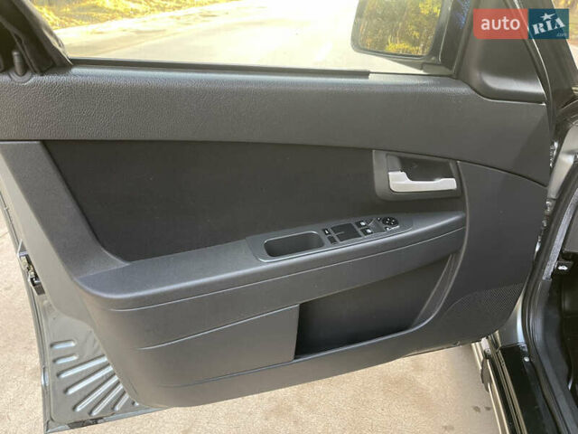 Сірий ВАЗ 2171 Priora, об'ємом двигуна 1.6 л та пробігом 24 тис. км за 4700 $, фото 95 на Automoto.ua