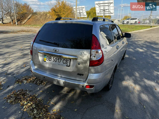 Серый ВАЗ 2171 Priora, объемом двигателя 1.6 л и пробегом 76 тыс. км за 3700 $, фото 4 на Automoto.ua