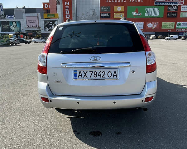 Серый ВАЗ 2171 Priora, объемом двигателя 1.6 л и пробегом 200 тыс. км за 3600 $, фото 4 на Automoto.ua