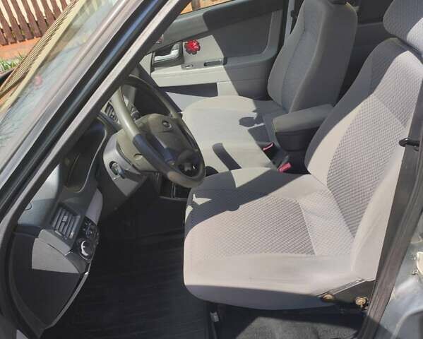 Серый ВАЗ 2171 Priora, объемом двигателя 1.6 л и пробегом 246 тыс. км за 3000 $, фото 7 на Automoto.ua