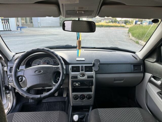 Серый ВАЗ 2171 Priora, объемом двигателя 1.6 л и пробегом 108 тыс. км за 2349 $, фото 5 на Automoto.ua