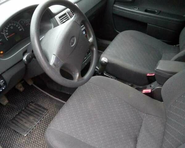 Серый ВАЗ 2171 Priora, объемом двигателя 1.6 л и пробегом 260 тыс. км за 1950 $, фото 3 на Automoto.ua