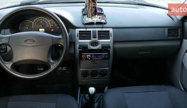 Серый ВАЗ 2171 Priora, объемом двигателя 0 л и пробегом 33 тыс. км за 3999 $, фото 2 на Automoto.ua