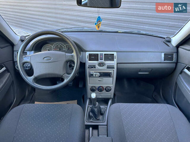 Сірий ВАЗ 2171 Priora, об'ємом двигуна 1.6 л та пробігом 66 тис. км за 3900 $, фото 5 на Automoto.ua