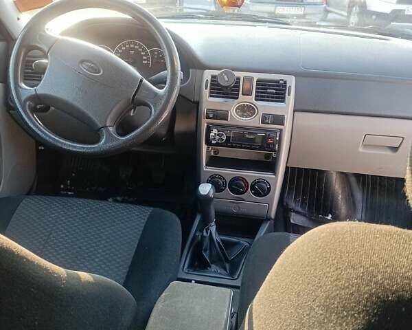 Сірий ВАЗ 2171 Priora, об'ємом двигуна 1.6 л та пробігом 150 тис. км за 2600 $, фото 4 на Automoto.ua