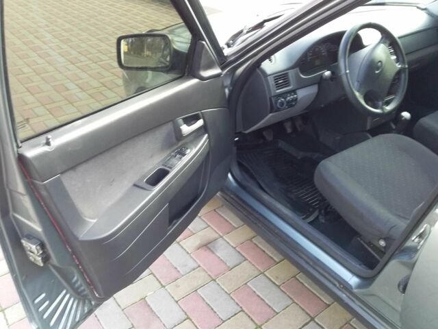 Сірий ВАЗ 2171 Priora, об'ємом двигуна 1.6 л та пробігом 270 тис. км за 3550 $, фото 5 на Automoto.ua