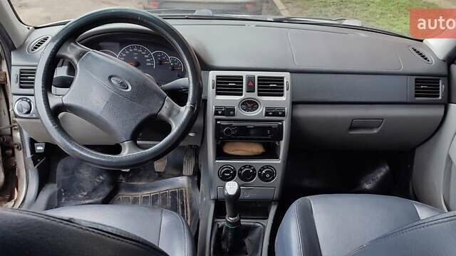 Серый ВАЗ 2171 Priora, объемом двигателя 1.6 л и пробегом 343 тыс. км за 2300 $, фото 12 на Automoto.ua