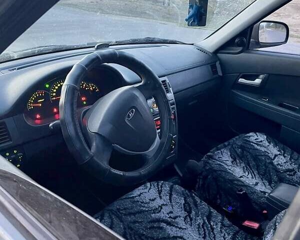 Серый ВАЗ 2171 Priora, объемом двигателя 1.6 л и пробегом 209 тыс. км за 3200 $, фото 4 на Automoto.ua