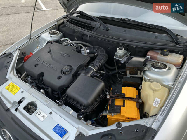 Серый ВАЗ 2171 Priora, объемом двигателя 1.6 л и пробегом 206 тыс. км за 2900 $, фото 11 на Automoto.ua