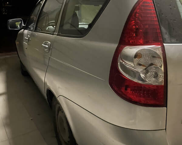 Серый ВАЗ 2171 Priora, объемом двигателя 1.6 л и пробегом 119 тыс. км за 3800 $, фото 7 на Automoto.ua