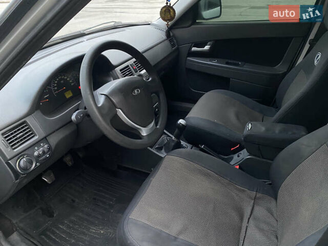 Серый ВАЗ 2171 Priora, объемом двигателя 1.6 л и пробегом 206 тыс. км за 2900 $, фото 12 на Automoto.ua
