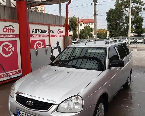 Серый ВАЗ 2171 Priora, объемом двигателя 2 л и пробегом 163 тыс. км за 3500 $, фото 1 на Automoto.ua
