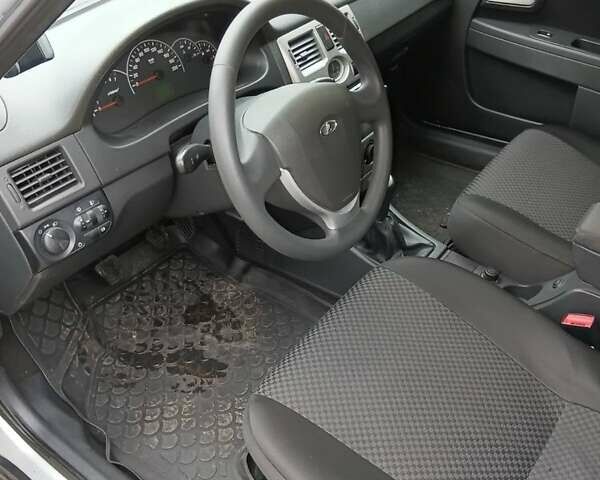 Серый ВАЗ 2171 Priora, объемом двигателя 1.6 л и пробегом 87 тыс. км за 3200 $, фото 7 на Automoto.ua