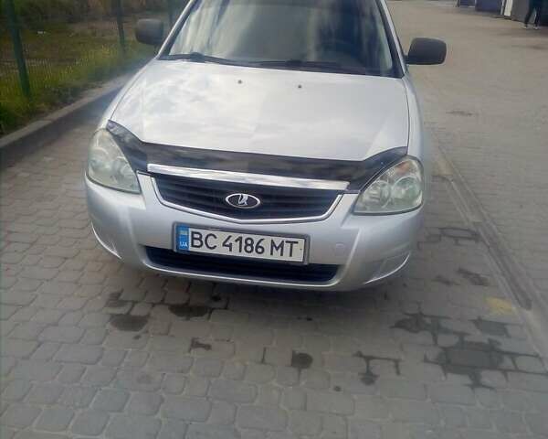Серый ВАЗ 2171 Priora, объемом двигателя 1.6 л и пробегом 161 тыс. км за 3500 $, фото 1 на Automoto.ua
