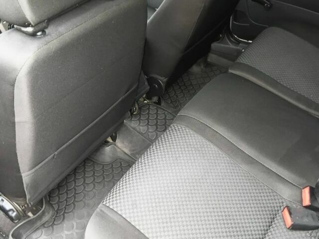 Сірий ВАЗ 2171 Priora, об'ємом двигуна 1.6 л та пробігом 87 тис. км за 3200 $, фото 9 на Automoto.ua