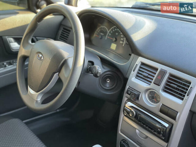 Серый ВАЗ 2171 Priora, объемом двигателя 1.6 л и пробегом 87 тыс. км за 3950 $, фото 12 на Automoto.ua