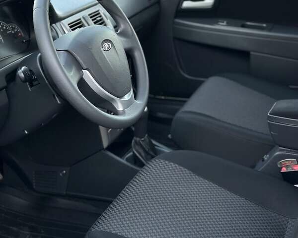 Серый ВАЗ 2171 Priora, объемом двигателя 1.6 л и пробегом 45 тыс. км за 4700 $, фото 9 на Automoto.ua